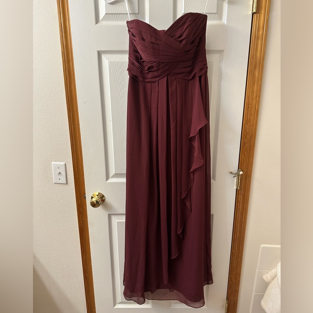 David’s Bridal Strapless Crinkle Chiffon Gown with Cascade Skirt size 8
